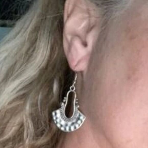 BOHO HAMMERED DANGLE 14K WHITE GOLD PLATED EARRINGS - Picture 6 of 12